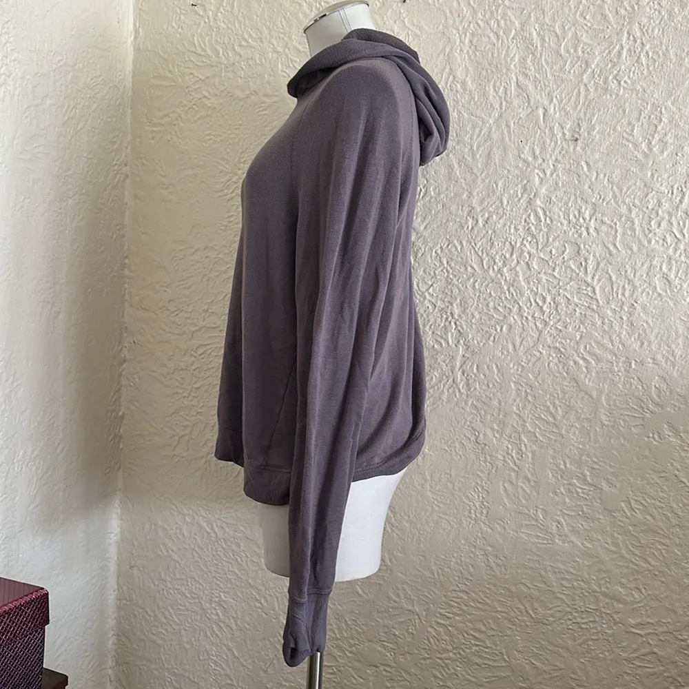 Athleta Crisscross Split Back Hoodie Hooded Sweatshirt Light Gray Small - Image 5