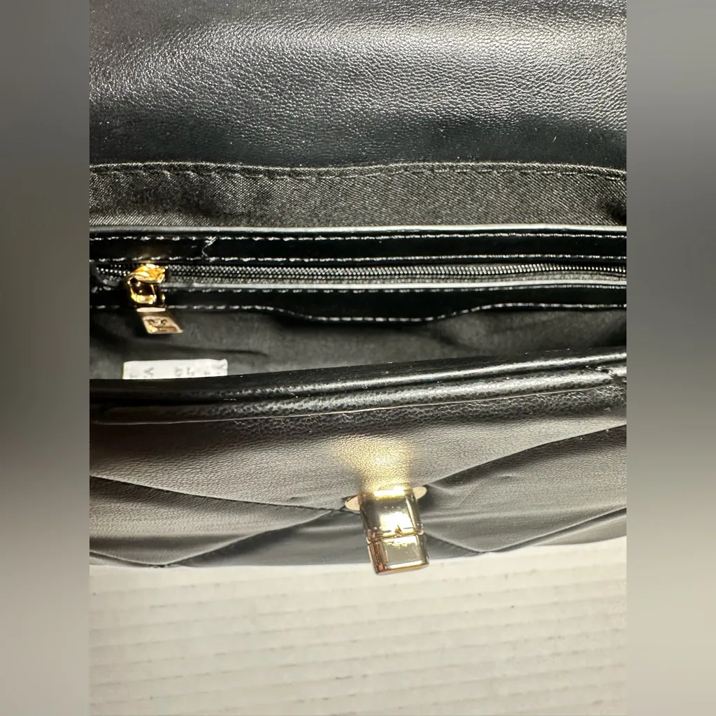 Badgley Mischka Small Bag Women’s Black Chain Crossbody Quilt Vegan Leather New - Image 6