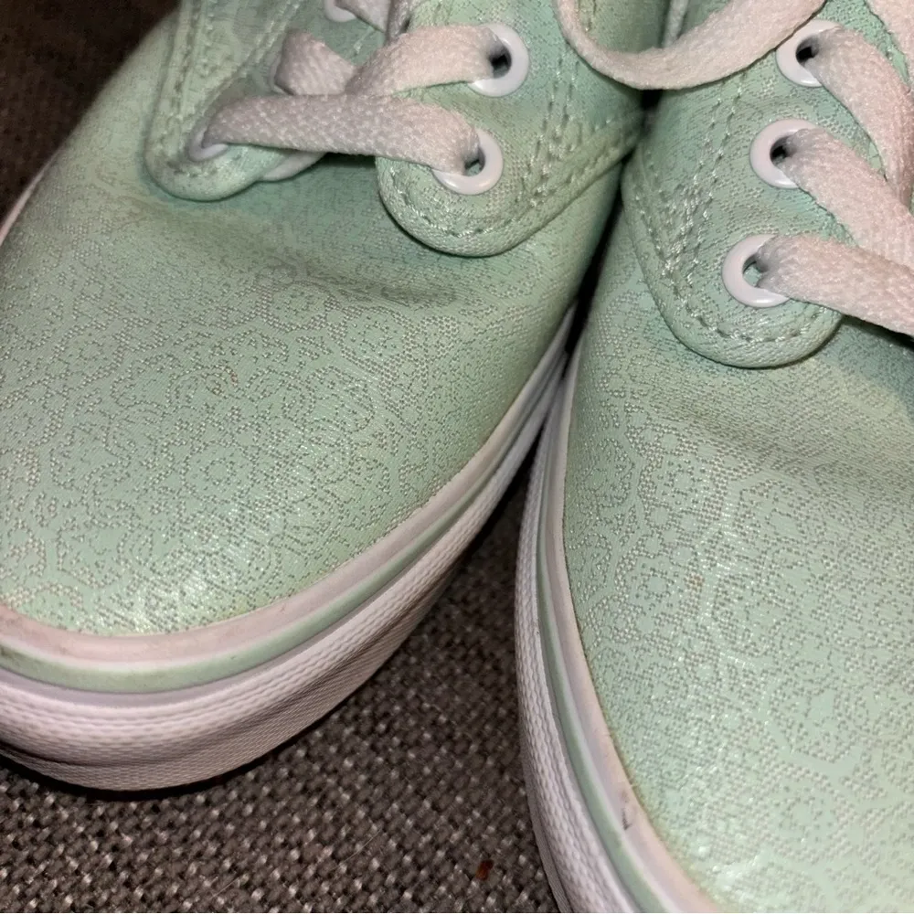 VANS embossed light green laced shoes, size 7.5 - Image 5