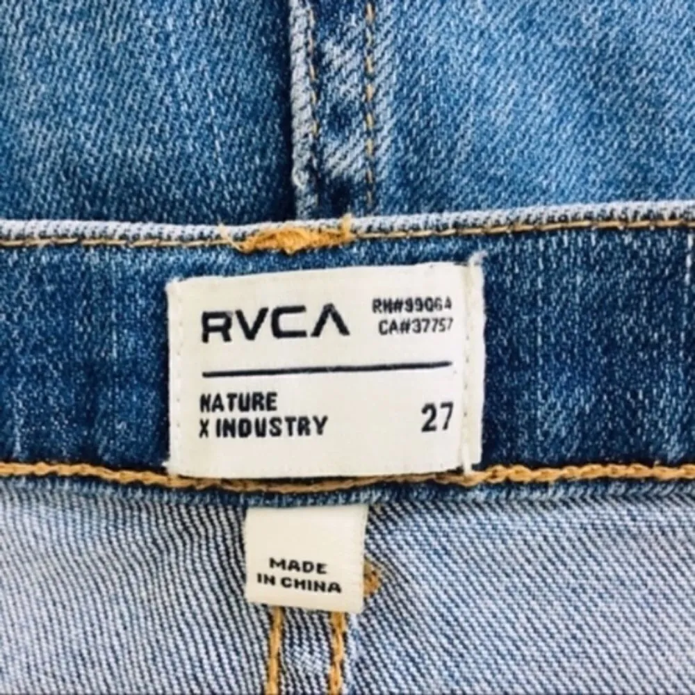 RVCA SZ 27 Mountain Racer Cut off Shorts - Image 6