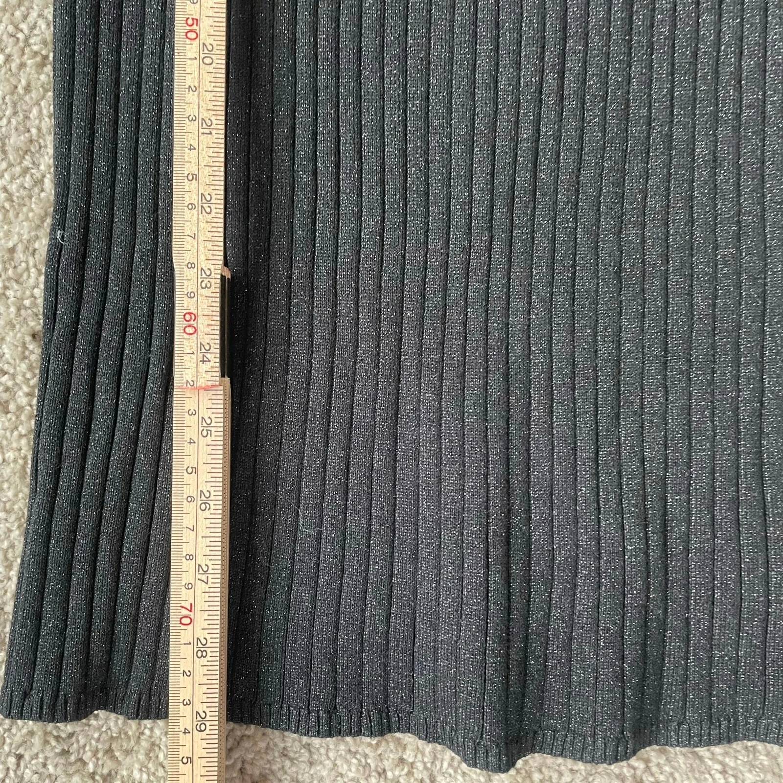 Nanette Nanette Lepore size medium black metallic ribbed midi skirt w/side slit - Image 8