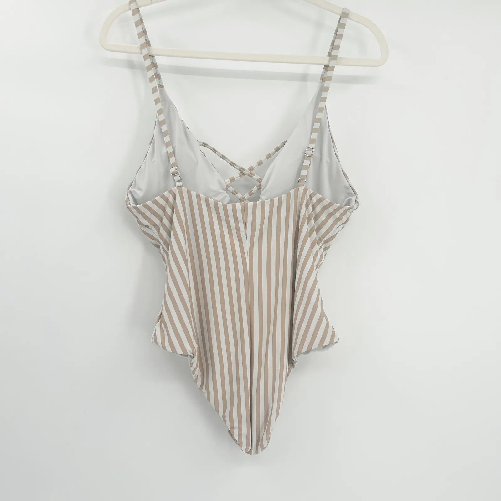 Dippin Daisys Womens Bliss Neutral‎ Striped One Piece Swimsuit Size XL Tan White - Image 7