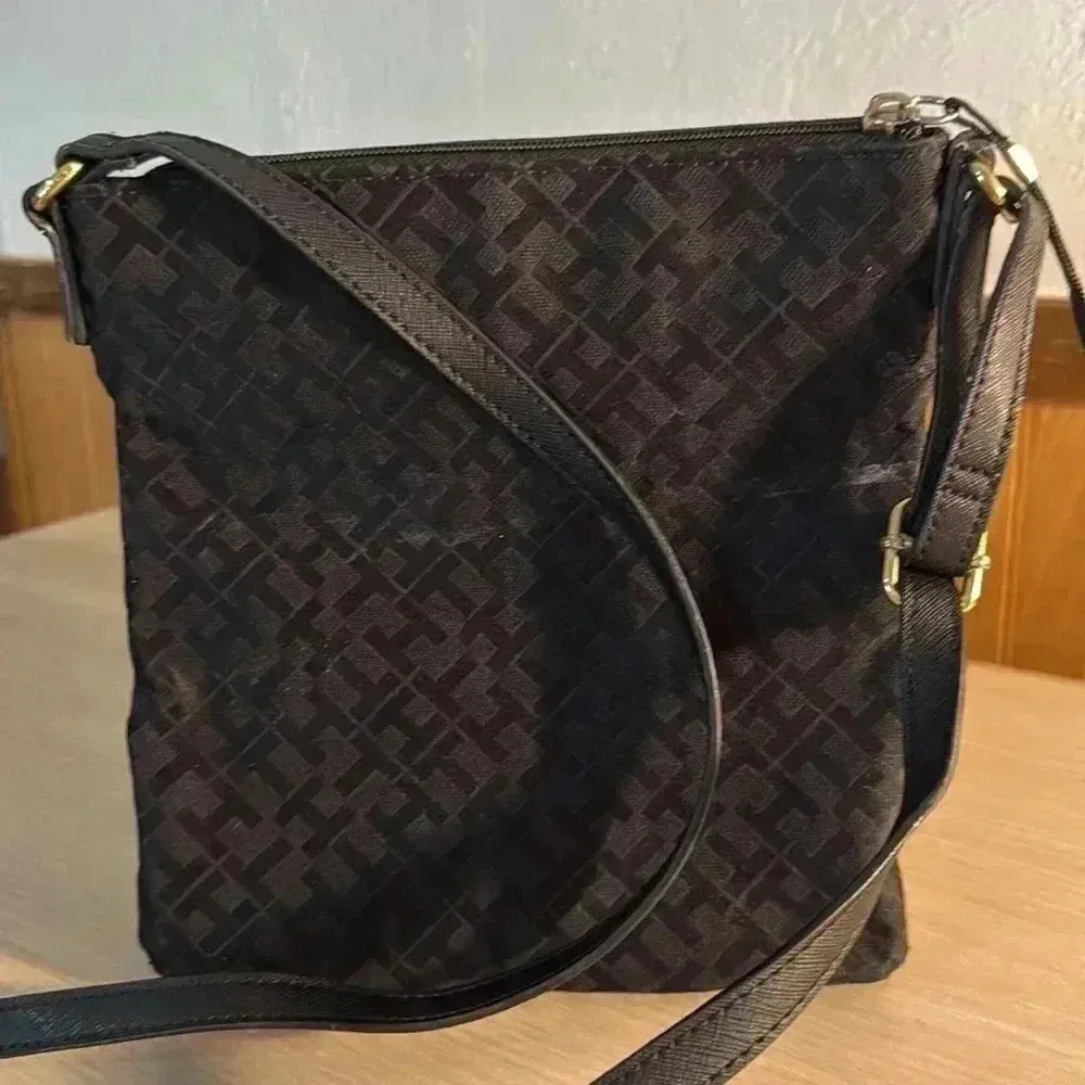 Tommy Hilfiger Black Crossbody Purse - Image 2