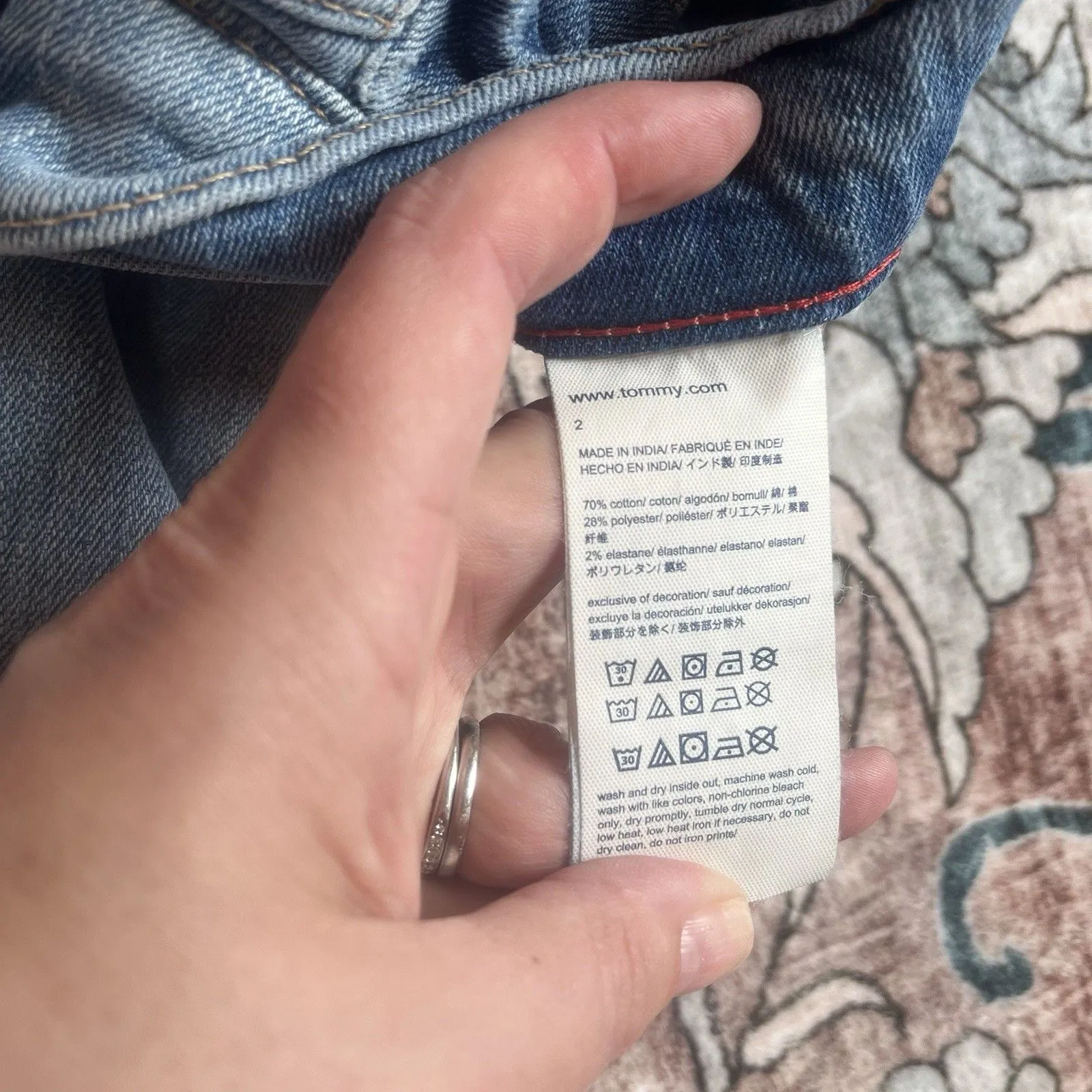 Tommy Hilfiger Womens Denim Floral Embroidery Size 2 Raw Hem Light Wash EUC - Image 10