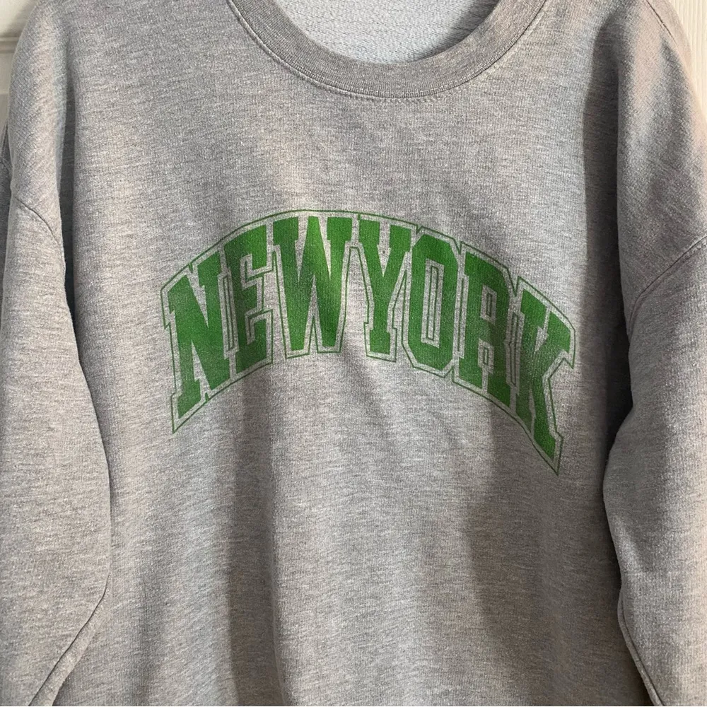 Pretty little thing gray and green “New York” crewneck sweatshirt size 16 - Image 3
