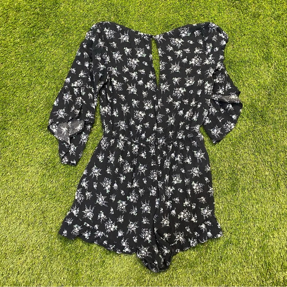American Eagle Floral Romper - Image 6