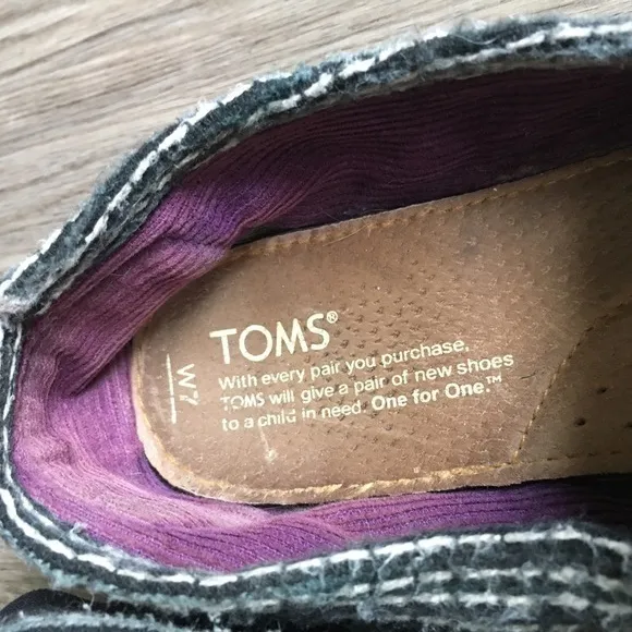 Toms Gray Black White Wool Striped Pattern Slip On Flats Women’s Size‎ 7 … - Image 3