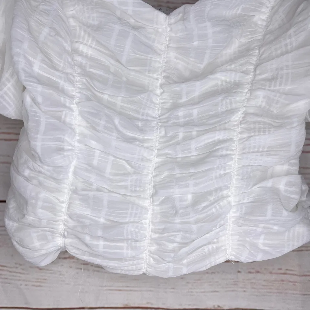 Astr The Label • Crop Blouse • Ruched • White • Short Sleeve • Large - Image 8