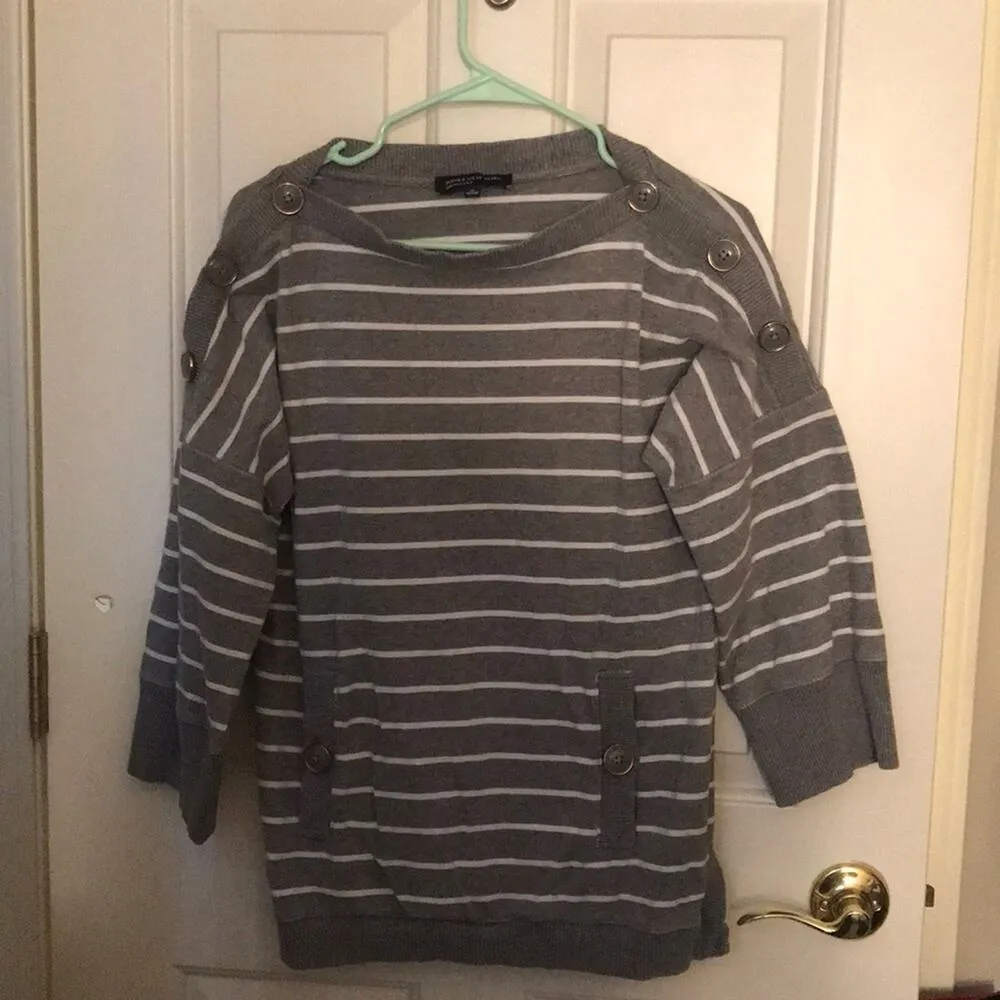 Jones New York  Grey striped sweatshirt Medium - Image 2