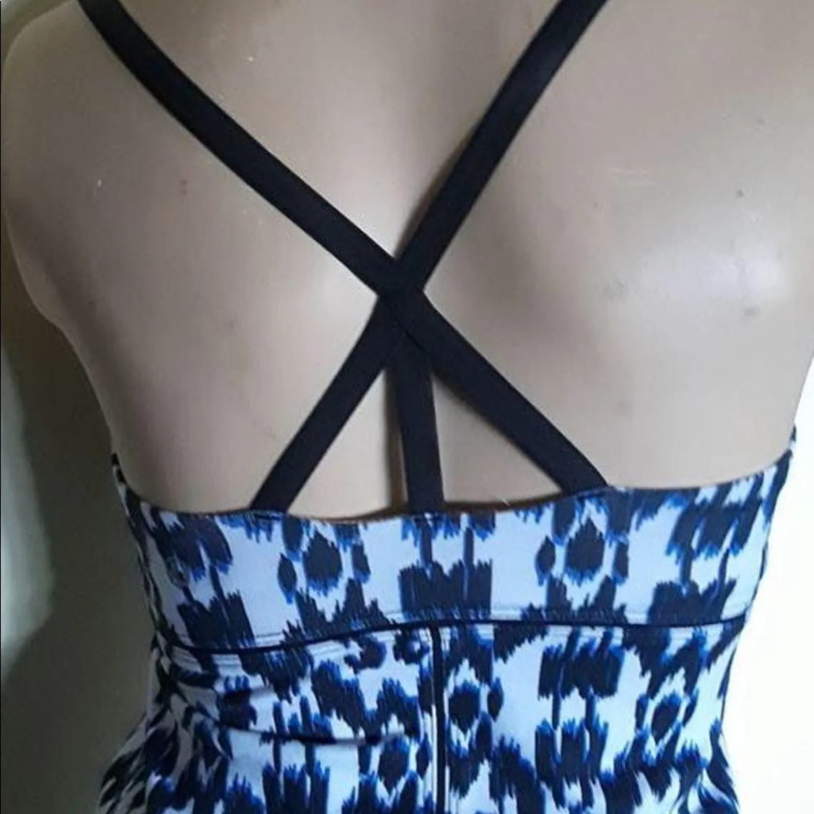 Lululemon Get Focused Tank Size 4 - Image 4