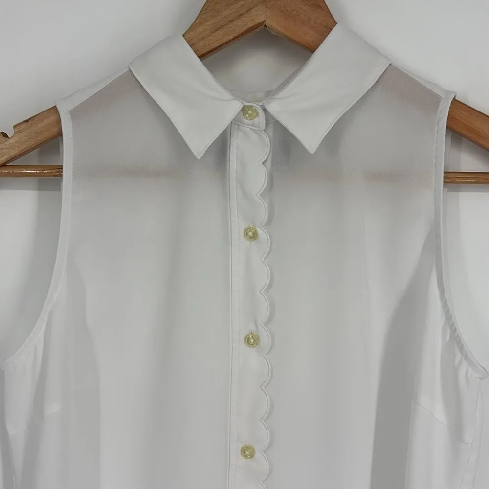 Banana Republic Factory Scalloped Sleeveless Top Women’s Size XS in White - EUC! - Image 4