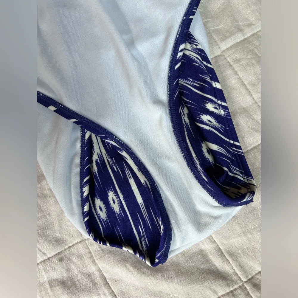 Athleta Vibrant Blue & White Amalfi Ikat Print One Piece Swimsuit - Medium - Image 6
