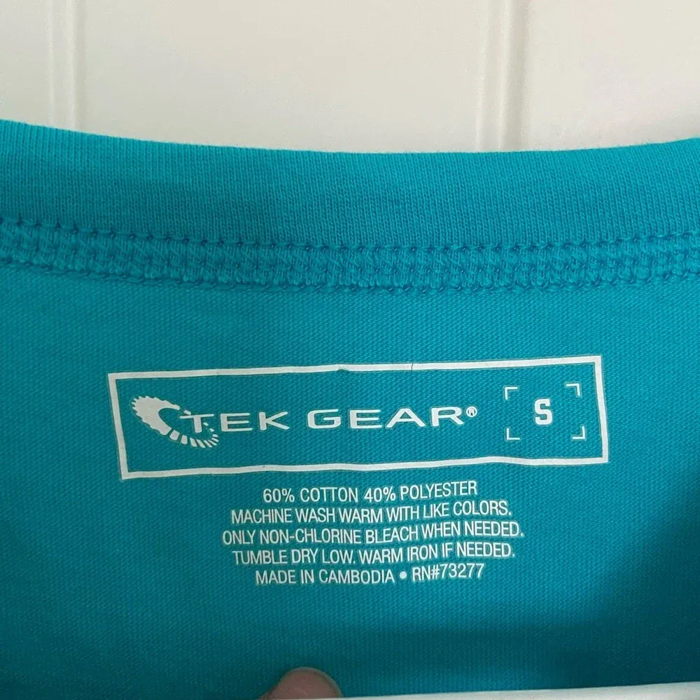 EUC | Tekgear women’s turquoise active top‎ — small - Image 3