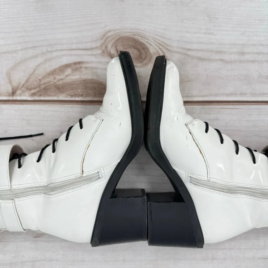Nine West Fynndelle Lace-Up Heeled Bootie in white patent genuine leather Size 6 - Image 8