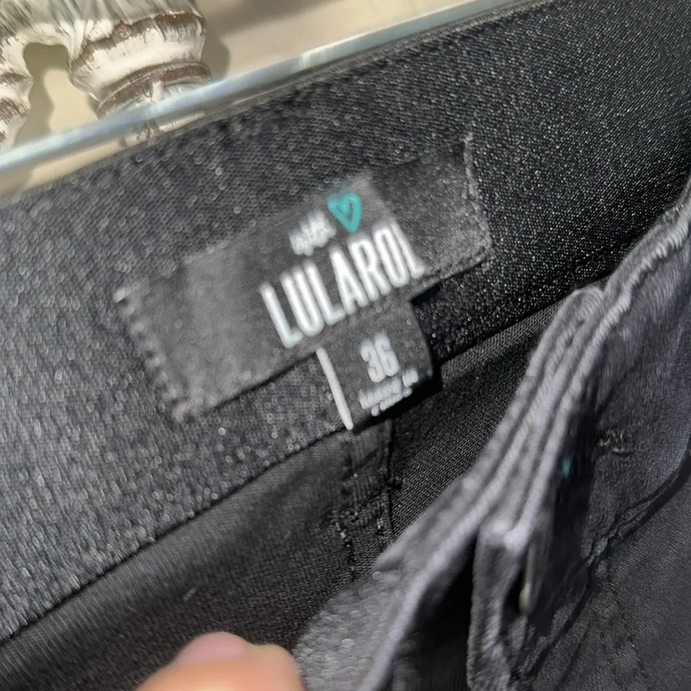 Lularoe Distressed Jeans black stretch denim size 36 NEW - Image 4