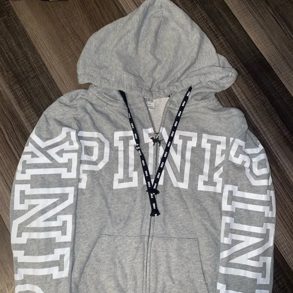 Gray PINK Hoodie - Image 10