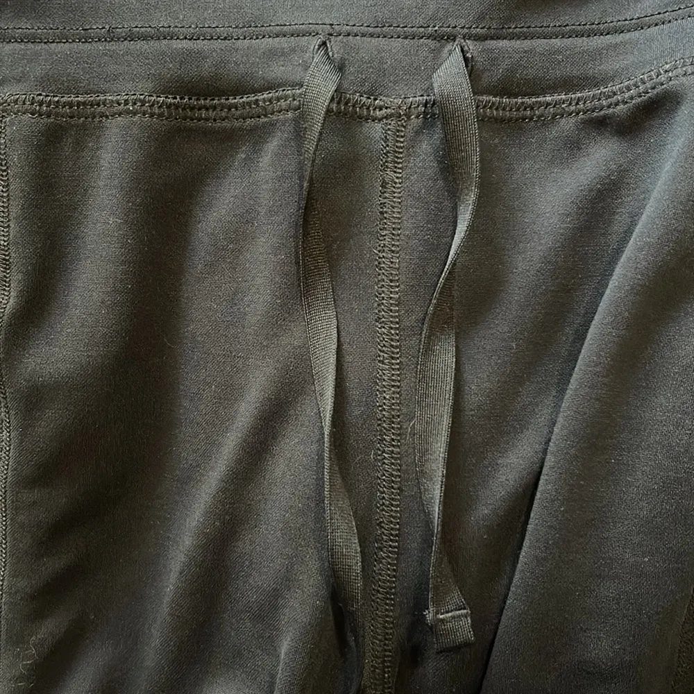 Fabletics Black Yoga Band Pocketed Joggers Gym Activewear Size Small GUC #0295 - Image 2