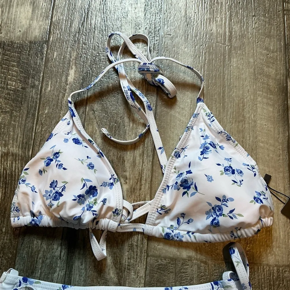 Floral Blue and White Bikini Set Size XXS - Image 3