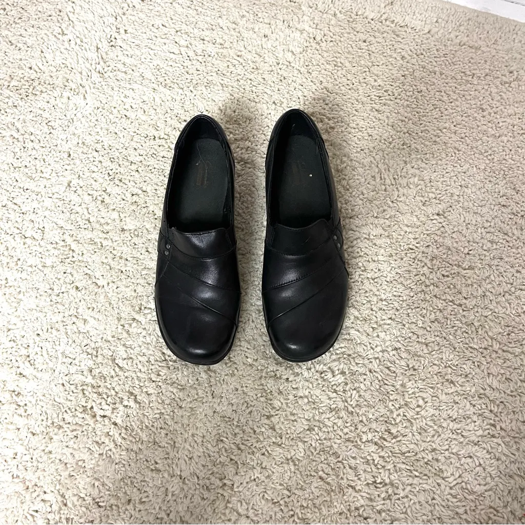 Clarks Black Women's Loafers - Image 2