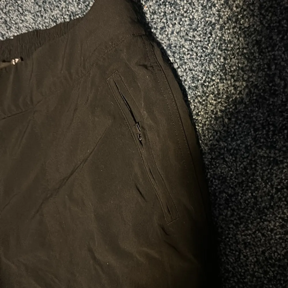 Athleta Chelsea Cargo Lined Pants black size 14 no signs of wear warm - Image 5