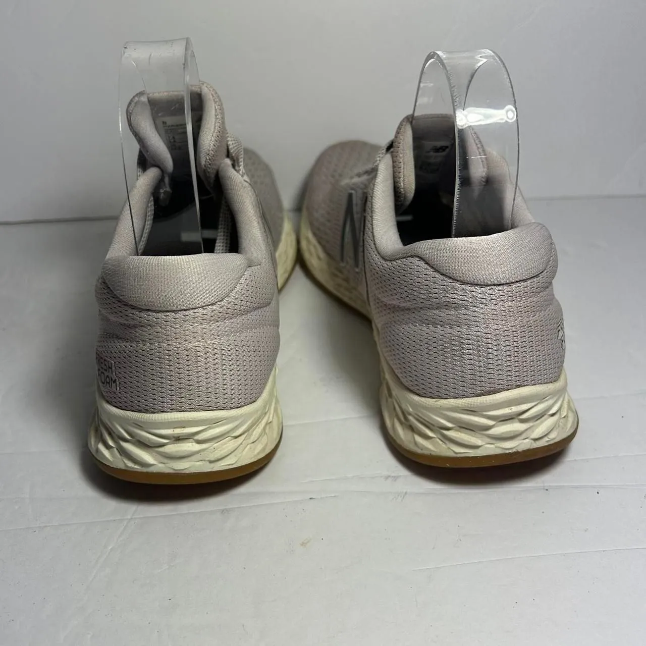 New balance fresh foam arishi athletic shoes 7.5 light pink - Image 3