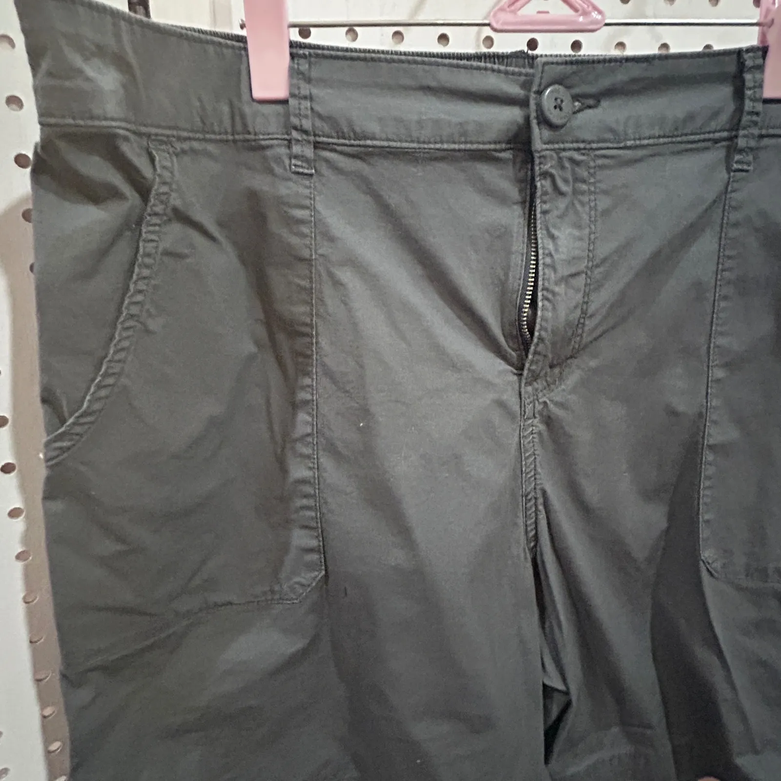 Social Standard by Sanctuary Cargo Shorts Gray Elastic Waist Pockets Size XXL - Image 2