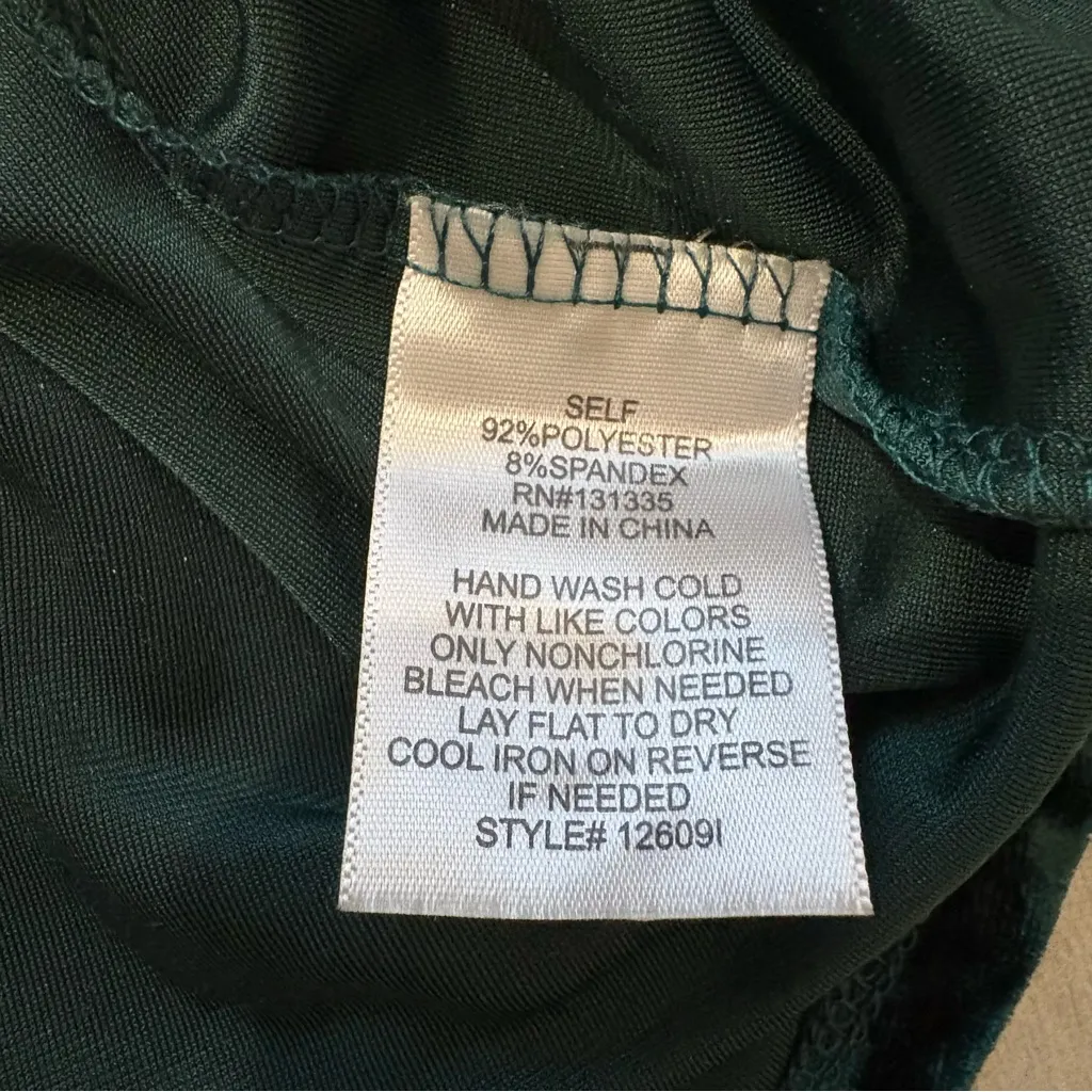 Socialite Off the Shoulder Emerald Green Crushed Velvet Top, Sz L - Image 11