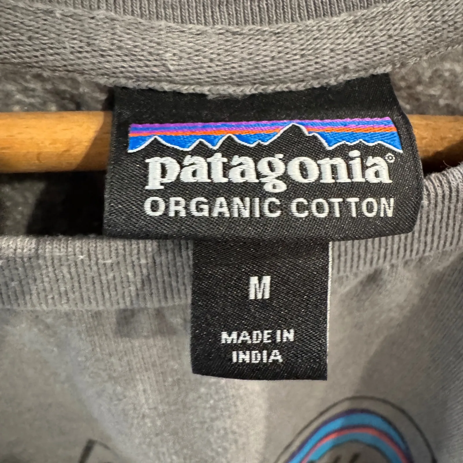 Patagonia Organic Cotton Long Sleeve Graphic Lightweight Crew Fleece Gray Med - Image 3