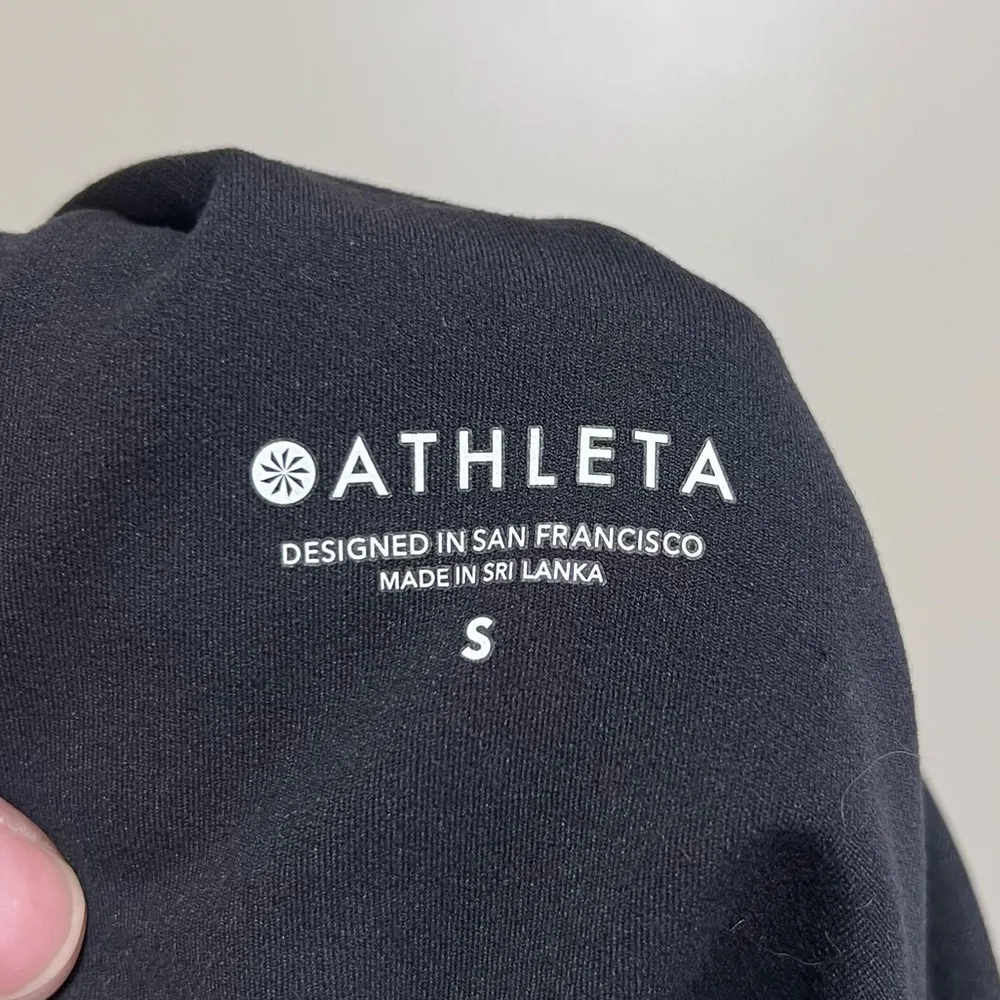 Athleta Conscious Crop Top Size Small - Image 6