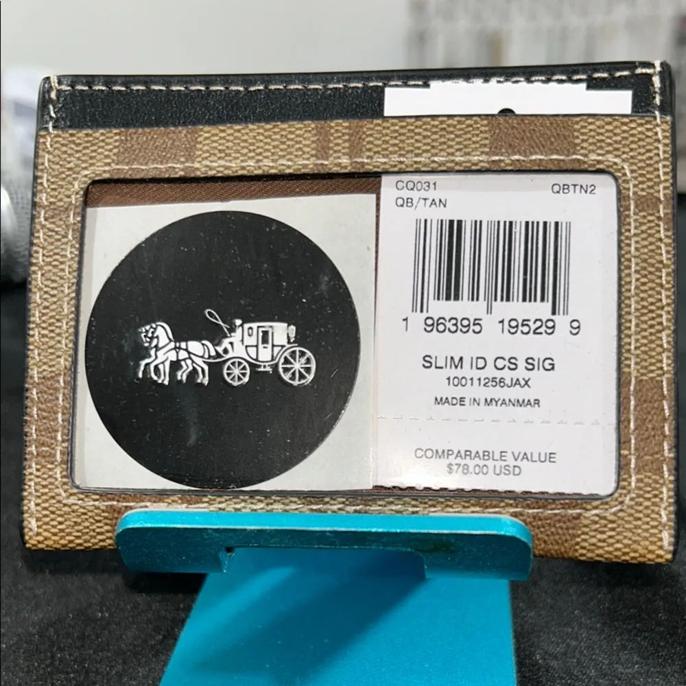 Coach Tan and Black Card Holder - Image 3