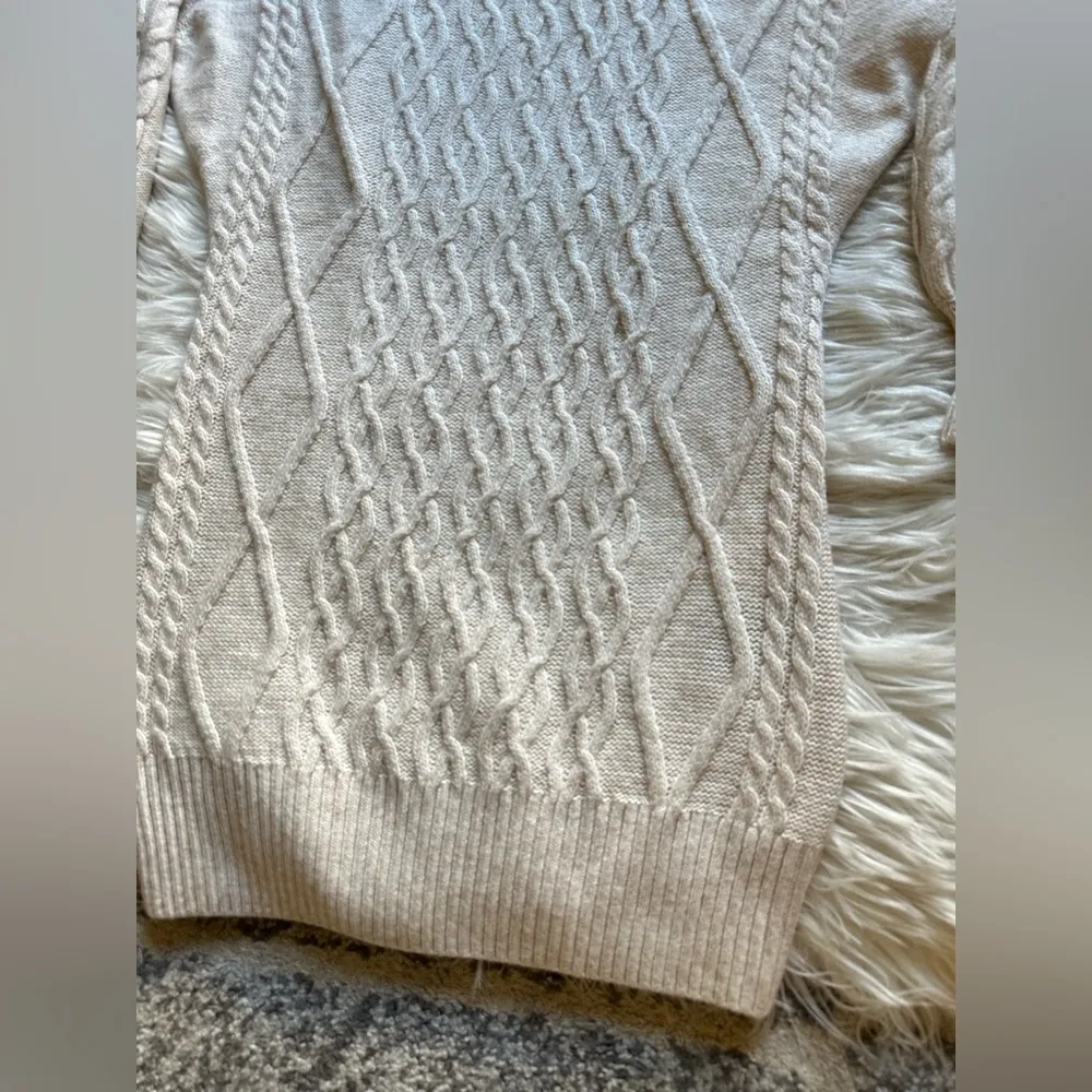 H&M cable knit sweater dress - Image 2