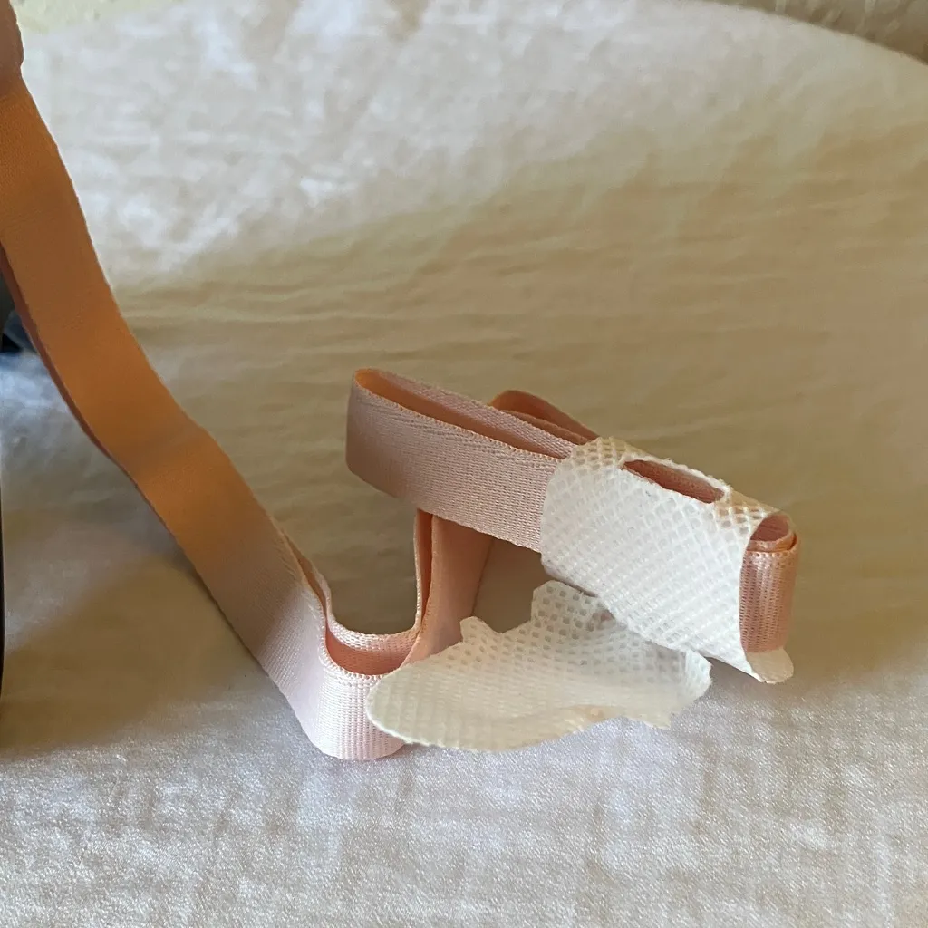 Kate Spade: NWT Pink Floral ID Holder/Laniard- Gold Tone - Image 11