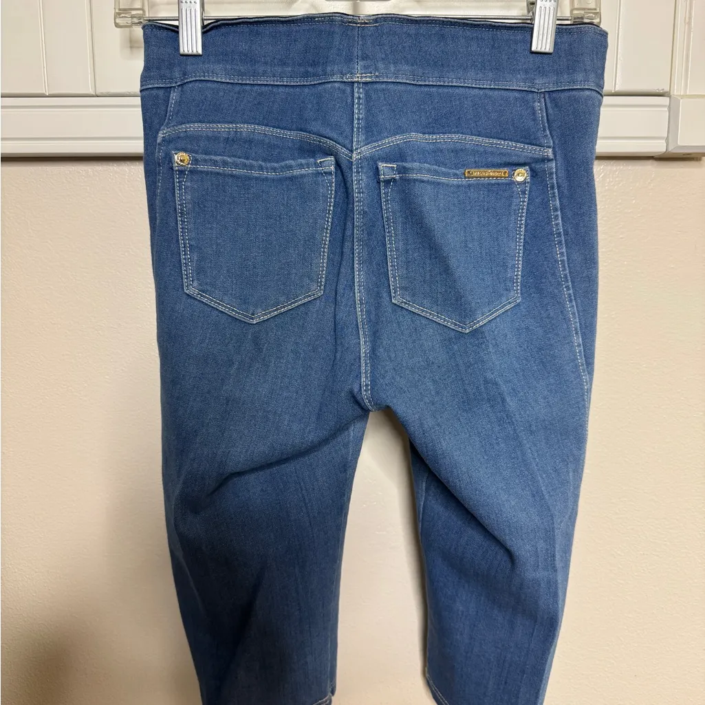 Luxe Denim Cropped Jeans with Lattice Detail - Image 6