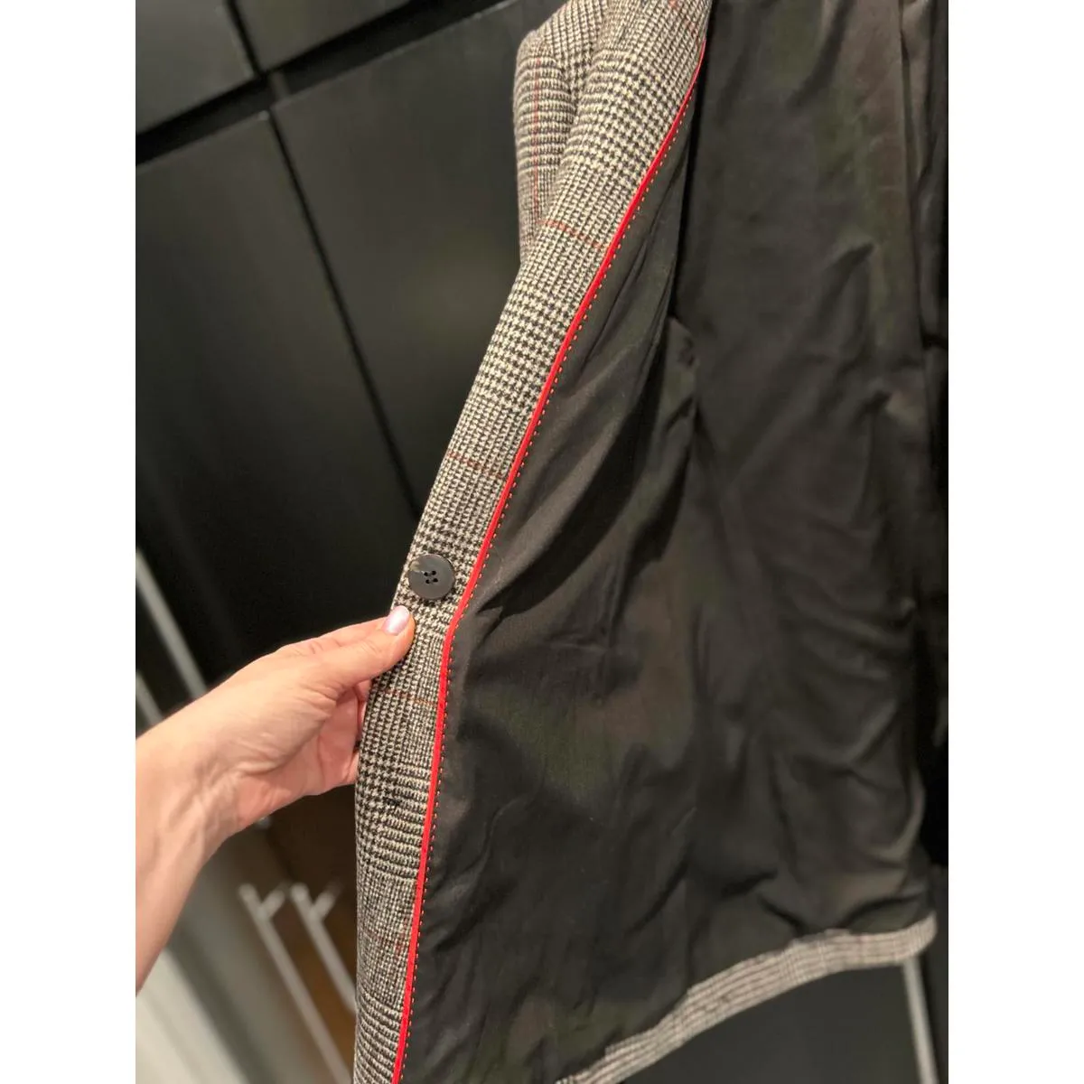 Elie Tahari Double-Breasted Blazer - Classic Houndstooth - Image 5