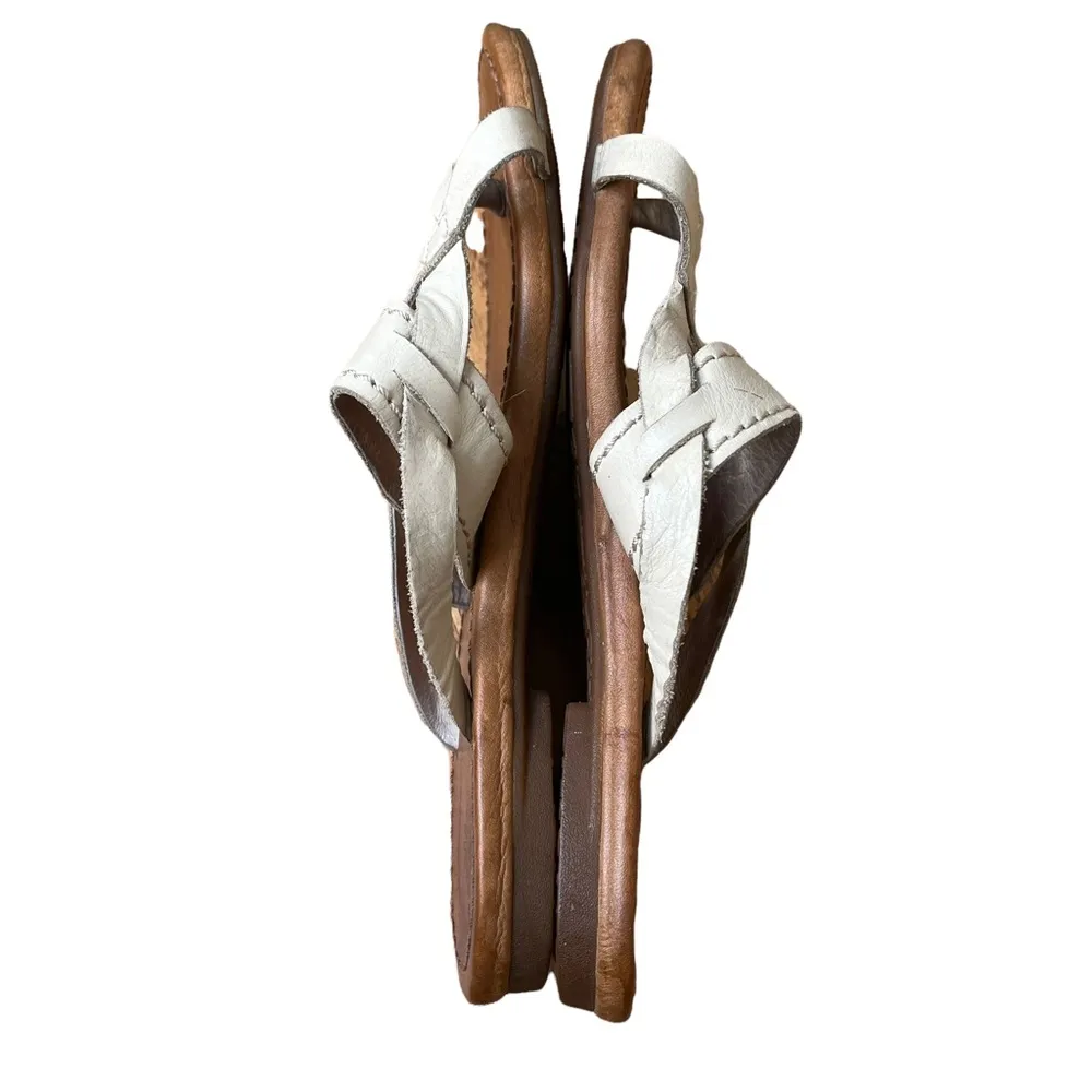 UGG  MIREYA Flip Flop Sandal - Image 7