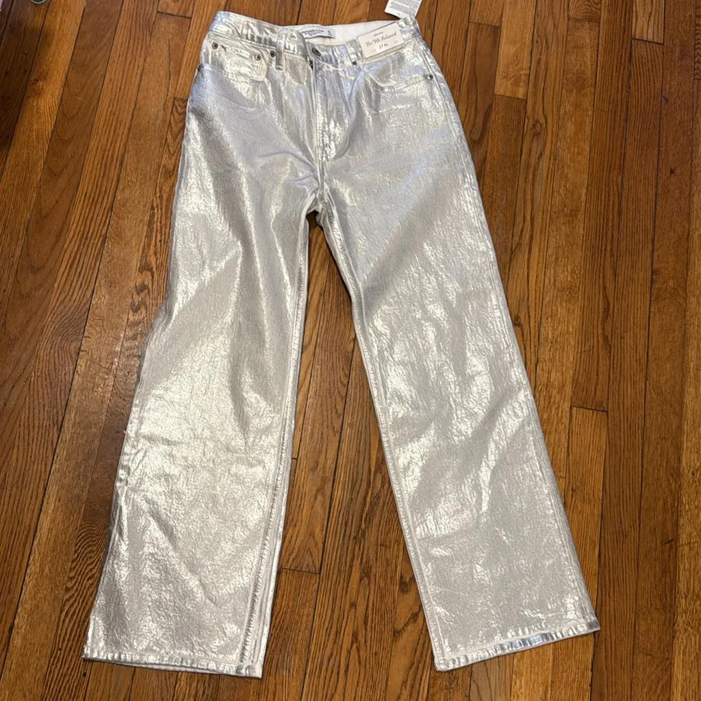 NWT Abercrombie & fitch 90s high rise relaxed fit Silver foil Jeans 4 /27 S - Image 2