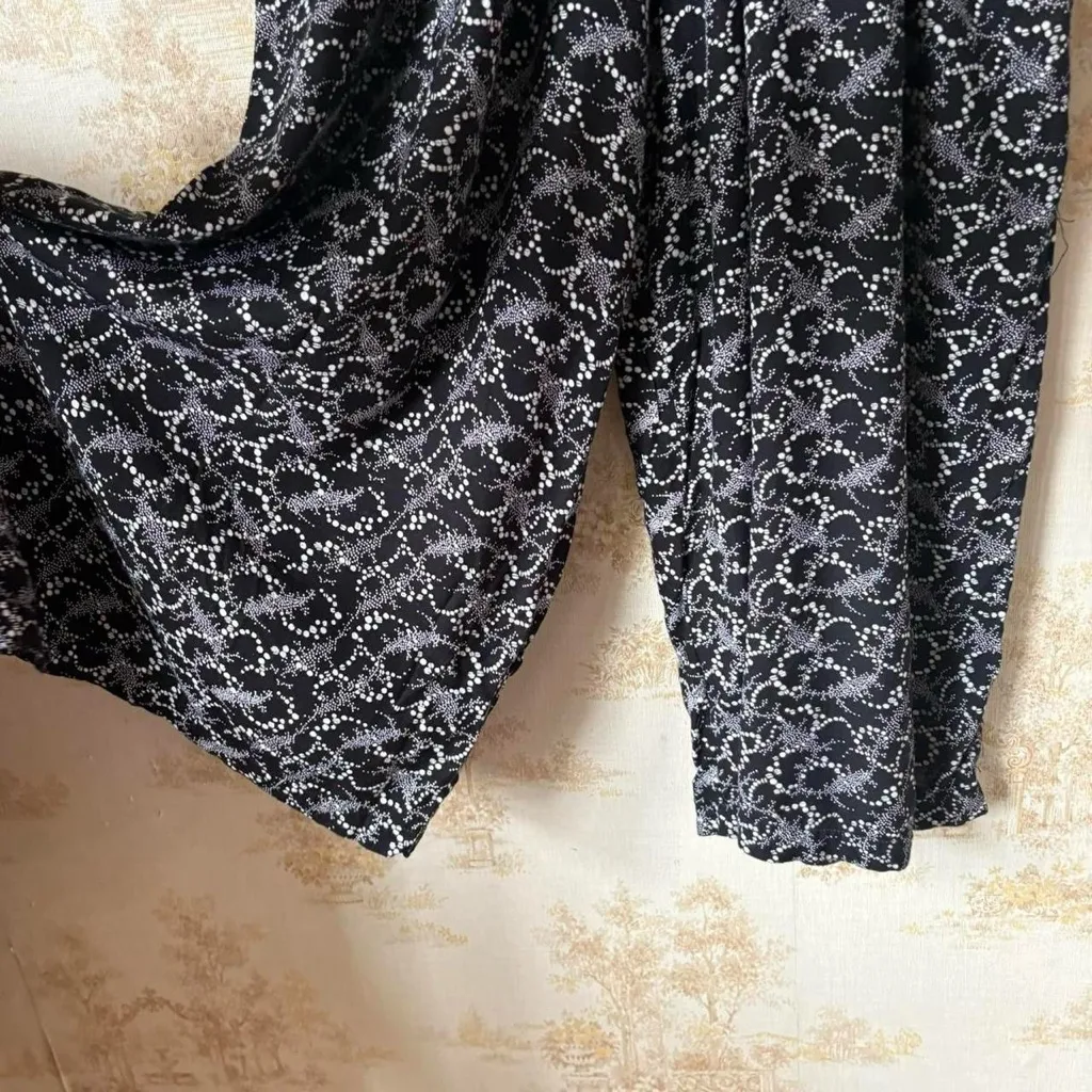 Vintage 80s 90s black white boho print short sleeve wide leg whimsigoth jumpsuit Size L - Image 3
