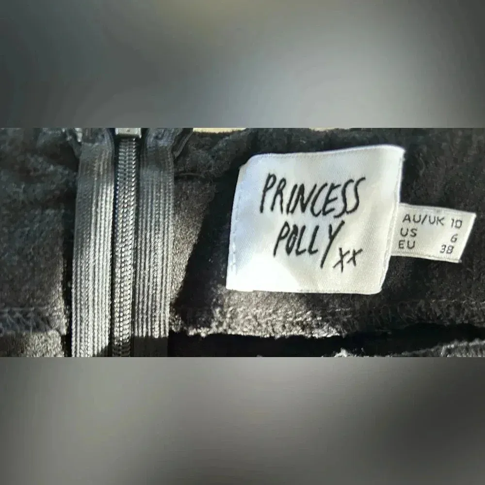 Princess Polly black mini skirt size 6 - Image 3