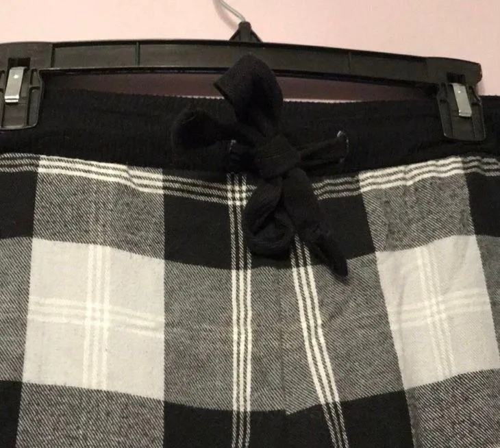 Make + Model  Flannel Pajama Bottoms  - Image 3