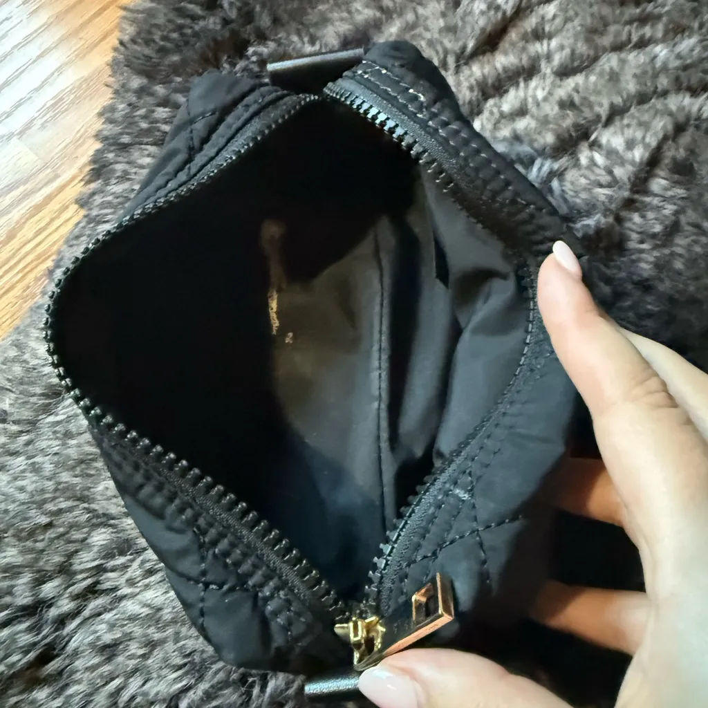 Black Zippered Bag - Image 7