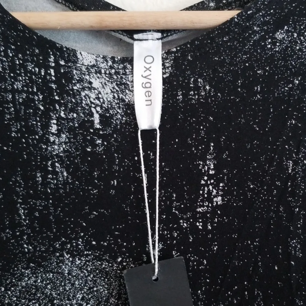 NWT! Galaxy Sleeveles Midi Dress Size undefined - Image 5