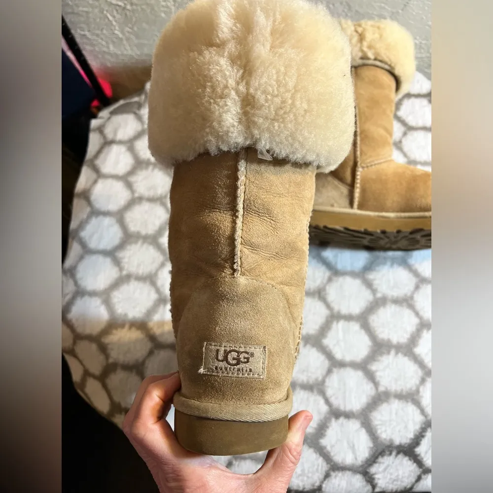 UGG Australia Tan Shearling Boots - Image 4