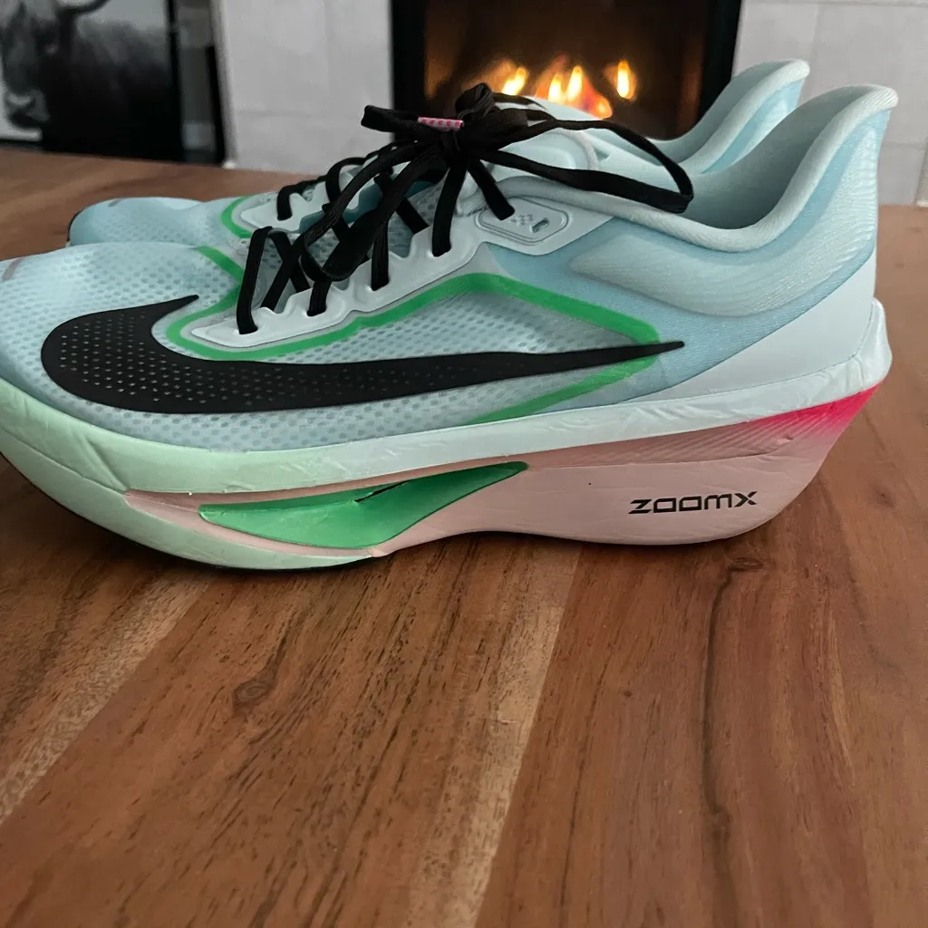 Nike Zoom Fly 6 running shoe/Glacier Ice, Black, Hyper Pink, and Green Shock - Image 3