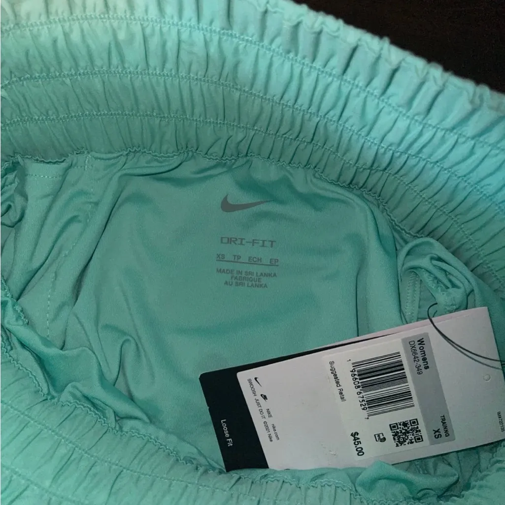 Nike Women's Aqua Shorts - Image 3