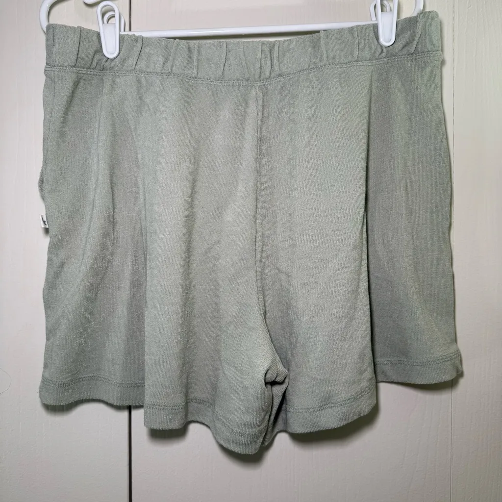 Koolaburra Ugg Green Lounge Shorts Size L - Image 5