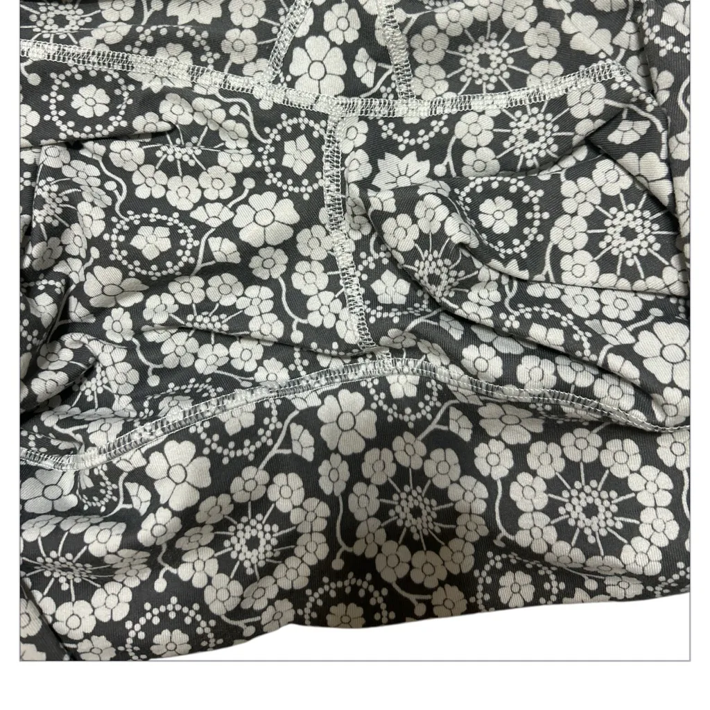 Lululemon lace play size 8 crop leggings - Image 5