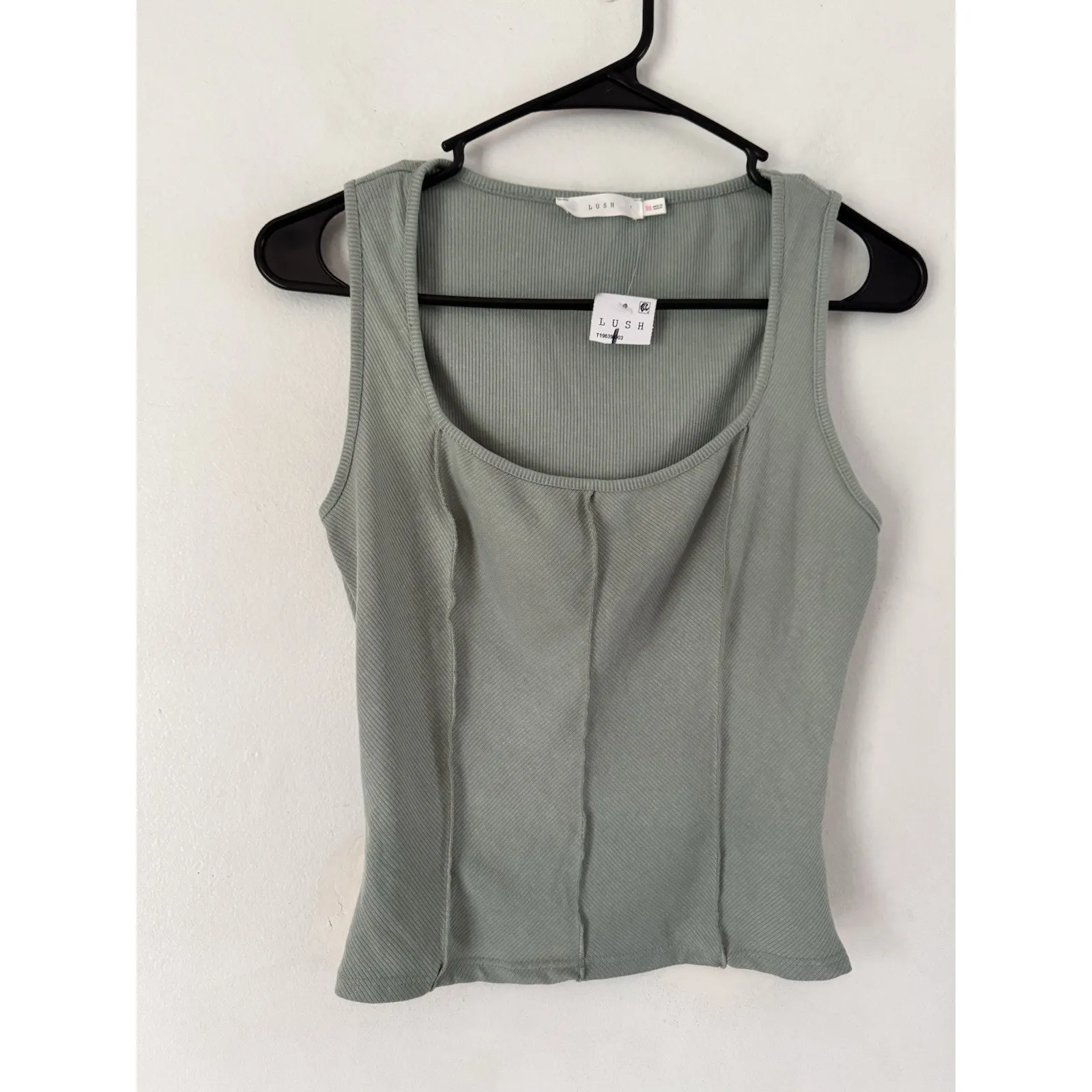 NWT Lush Green Ribbed Scoopneck Tank Top Size XS - Image 3