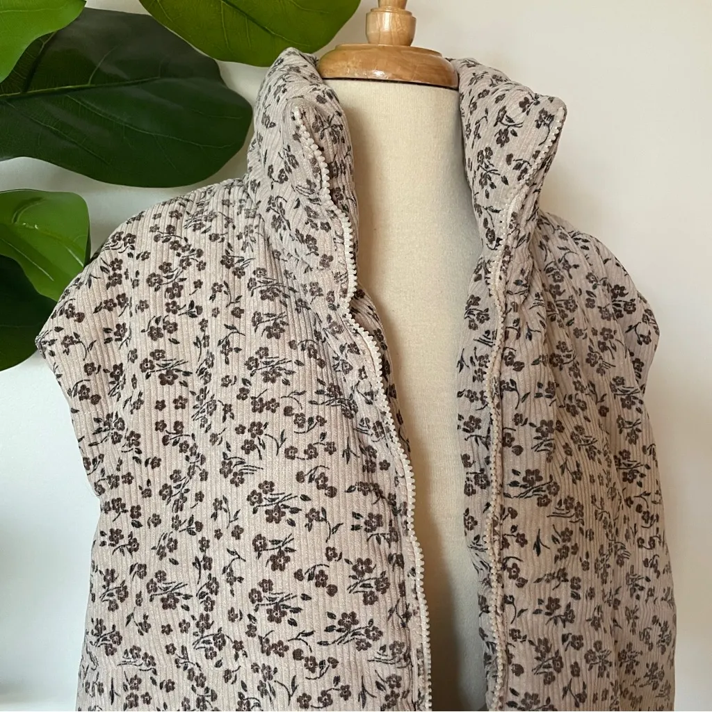 Entro | Floral Corduroy Puffer Vest - Image 3