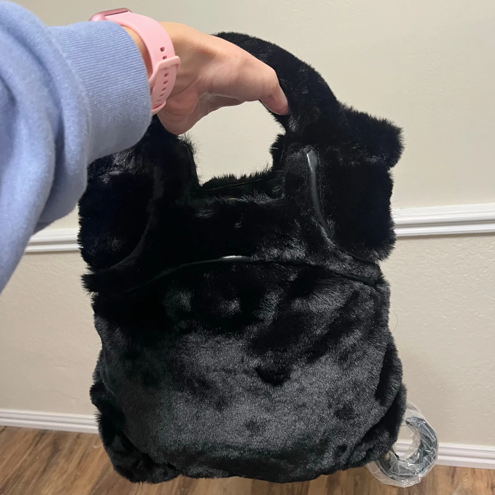 Foley + Corinna Women's Hygge Tower Black Faux Fur Purse. NEW - Image 9