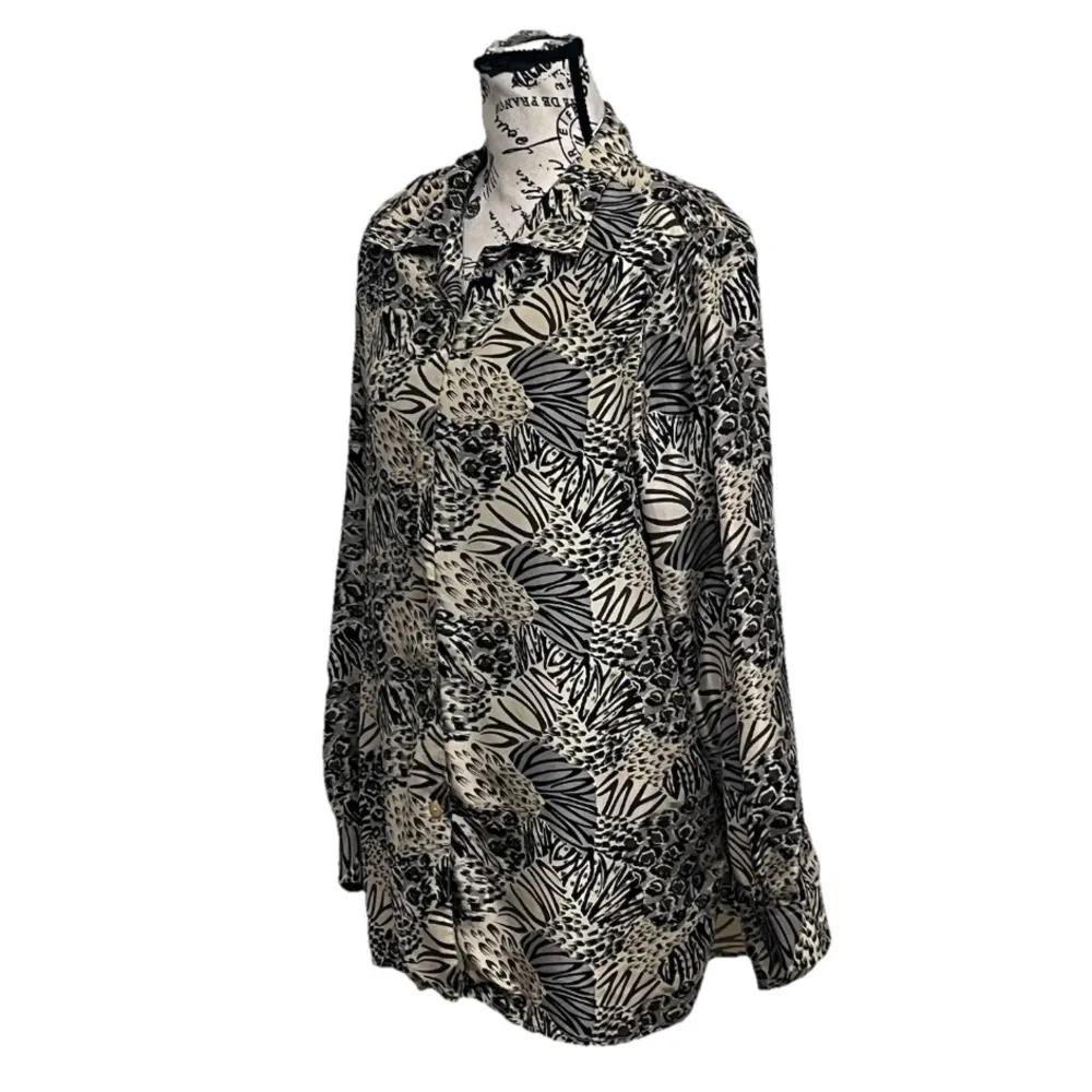 VINTAGE Elizabeth Terrell Women Blouse M Brown Silk Animal Print Jungle Safari Size M - Image 3